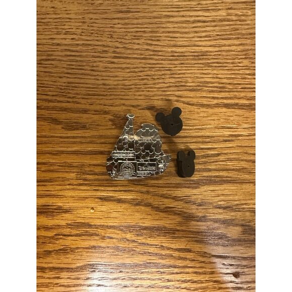 Hong Kong Disneyland cookie boat raft 14th anniversary Disney Pin - Picture 2 of 2